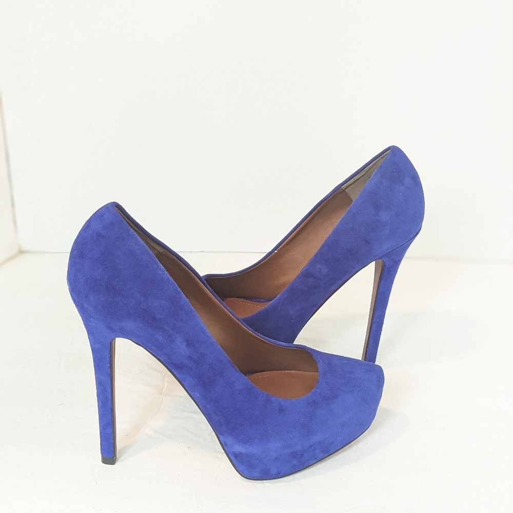 Boutique 9 suede pumps